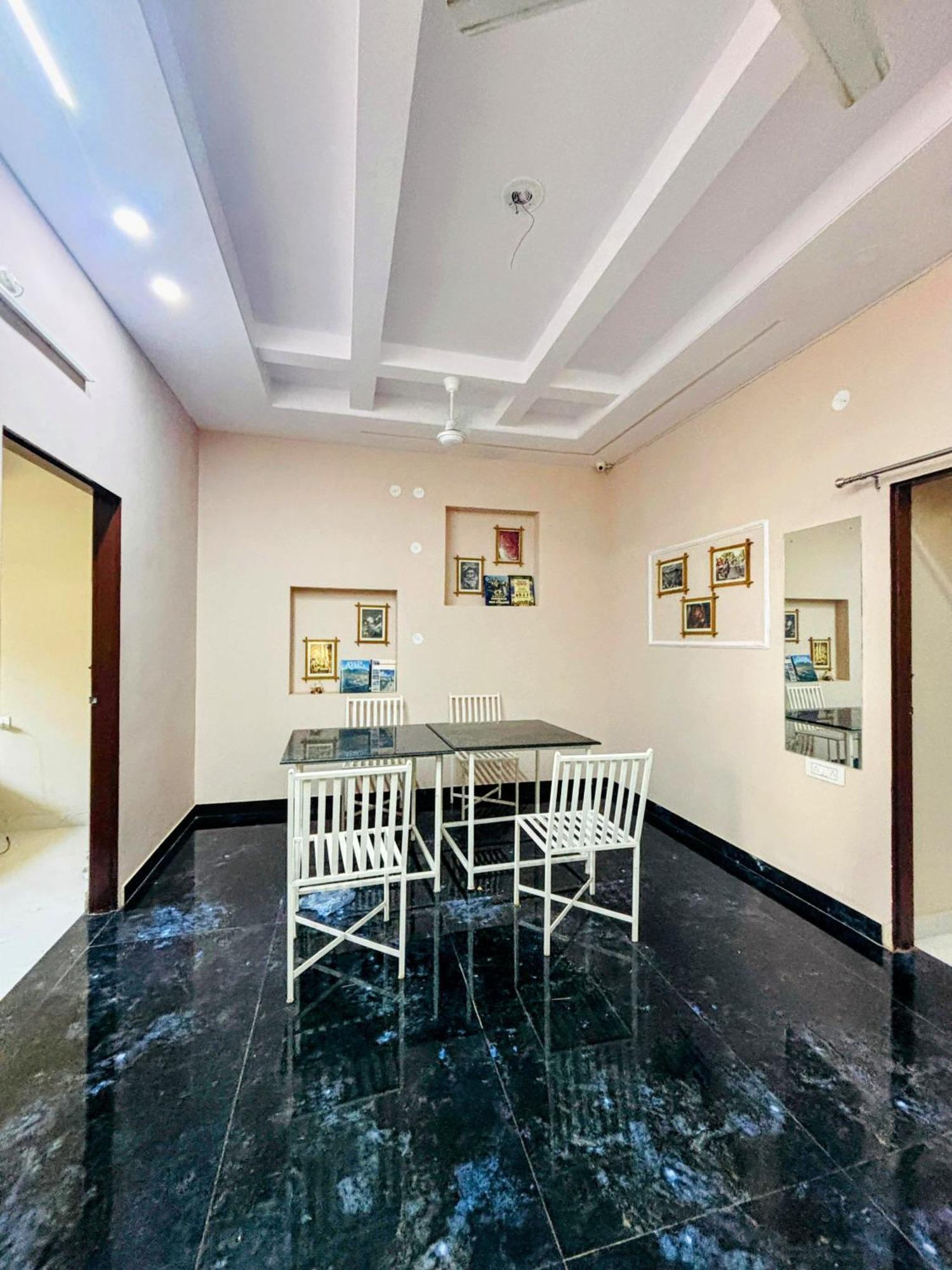 Glad Villa By Cozystays Jaipur Buitenkant foto